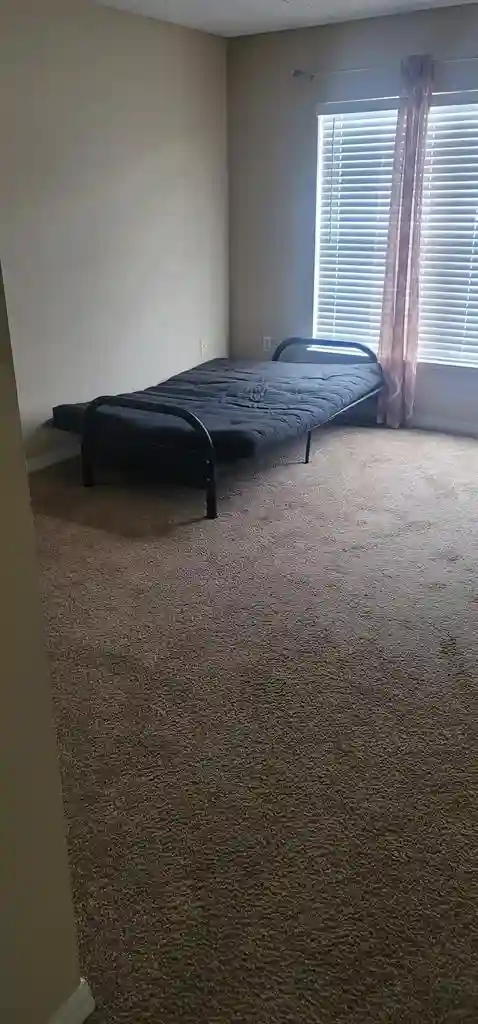 Room available for rent on Westside