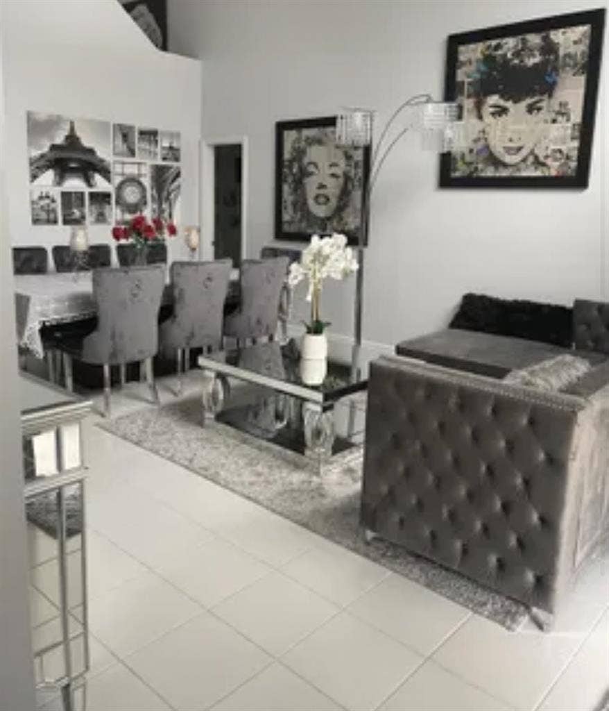 Room for rent in coconut creek