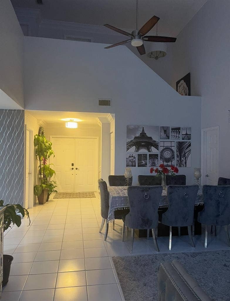 Room for rent in coconut creek