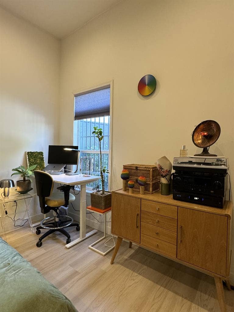 Chic & spacious rooms in Echo Park