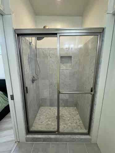 Spacious room with or w/o bathroom