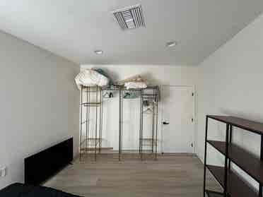 Spacious room with or w/o bathroom