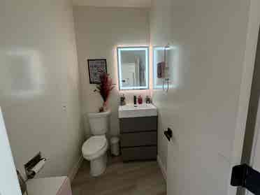 Spacious room with or w/o bathroom