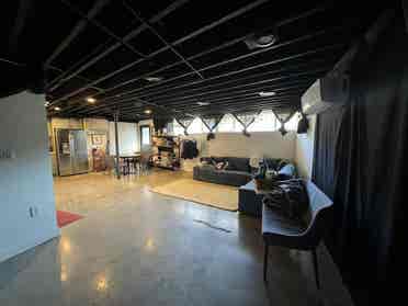 Spacious room with or w/o bathroom
