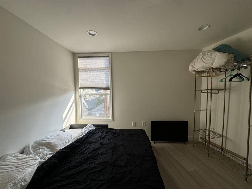 Spacious room with or with bathroom