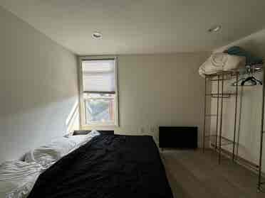 Spacious room with or w/o bathroom