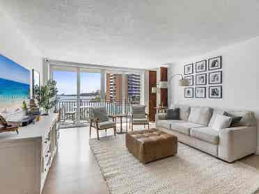 Looking for a roommate