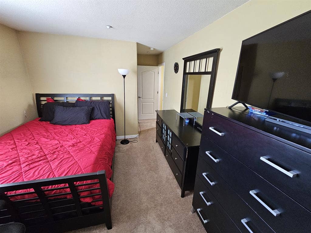 Furnished private room/bathroom