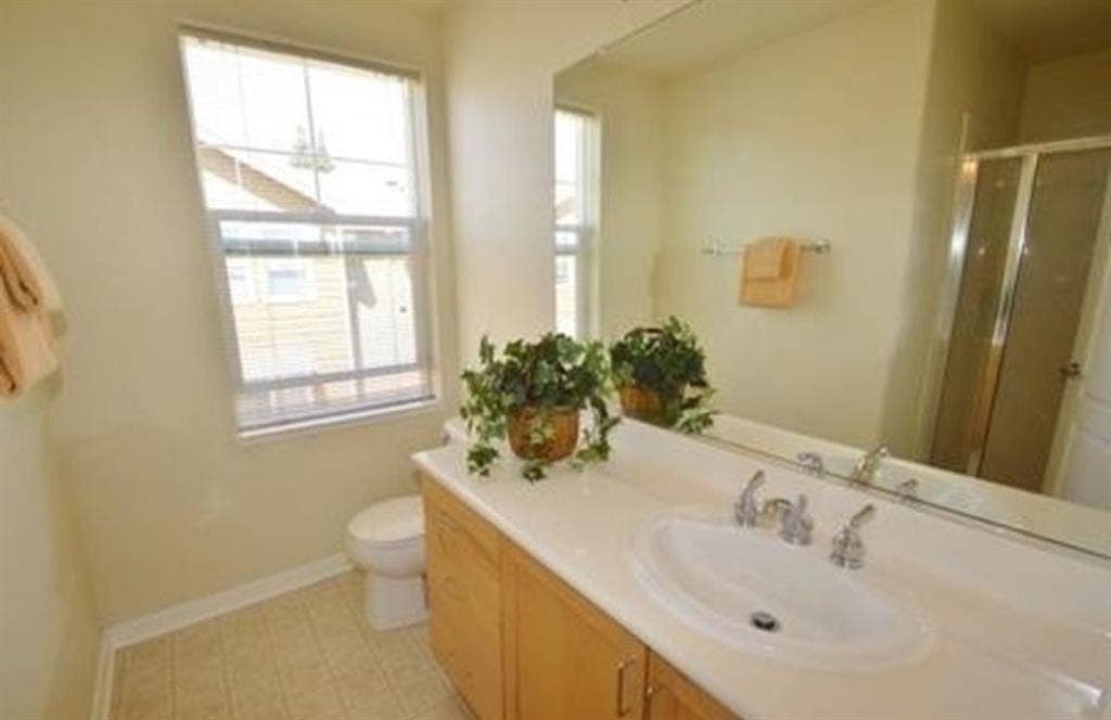Furnished private room/bathroom