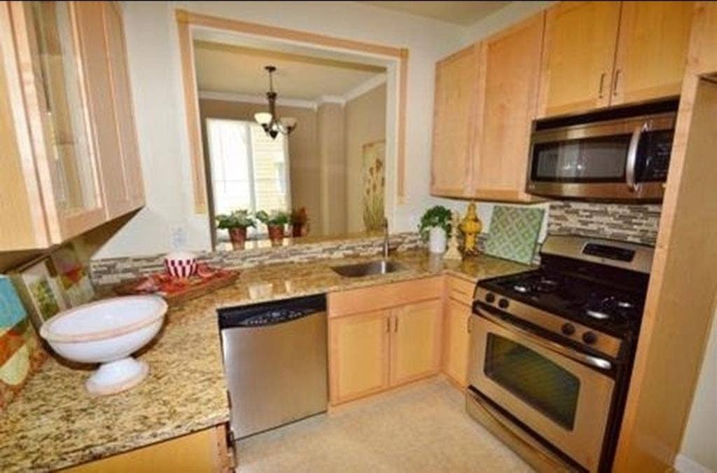 Furnished private room/bathroom