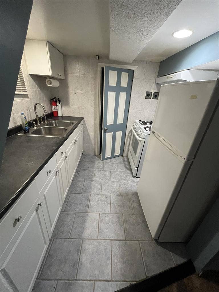 Spacious 1 BEDROOM APT- Morris Park