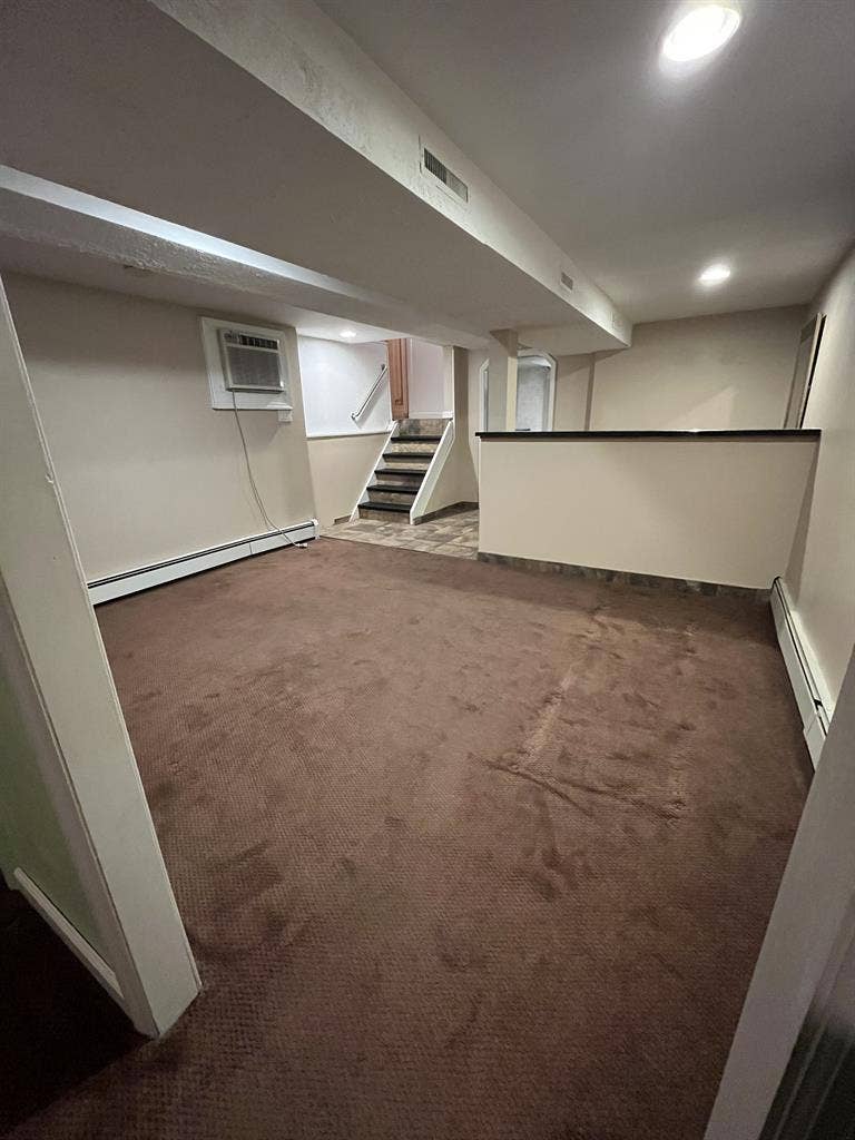 Spacious 1 BEDROOM APT- Morris Park
