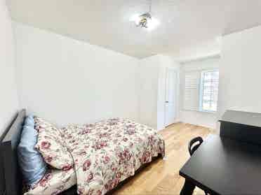 Room for rent by day/week-Room 2