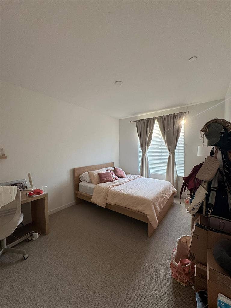 Master bedroom near Echo Park