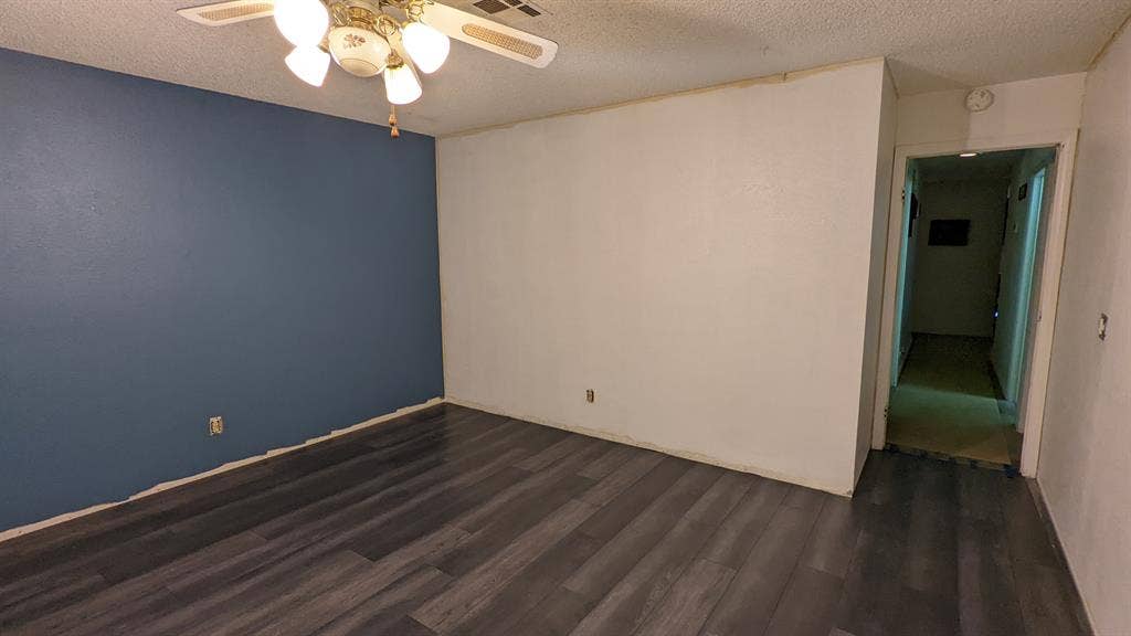 Private Entrance - Quiet Room