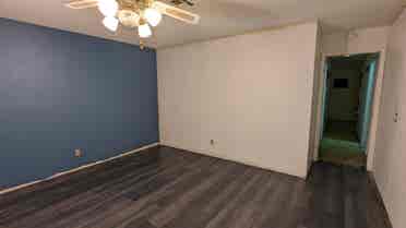 Private Entrance - Quiet Room