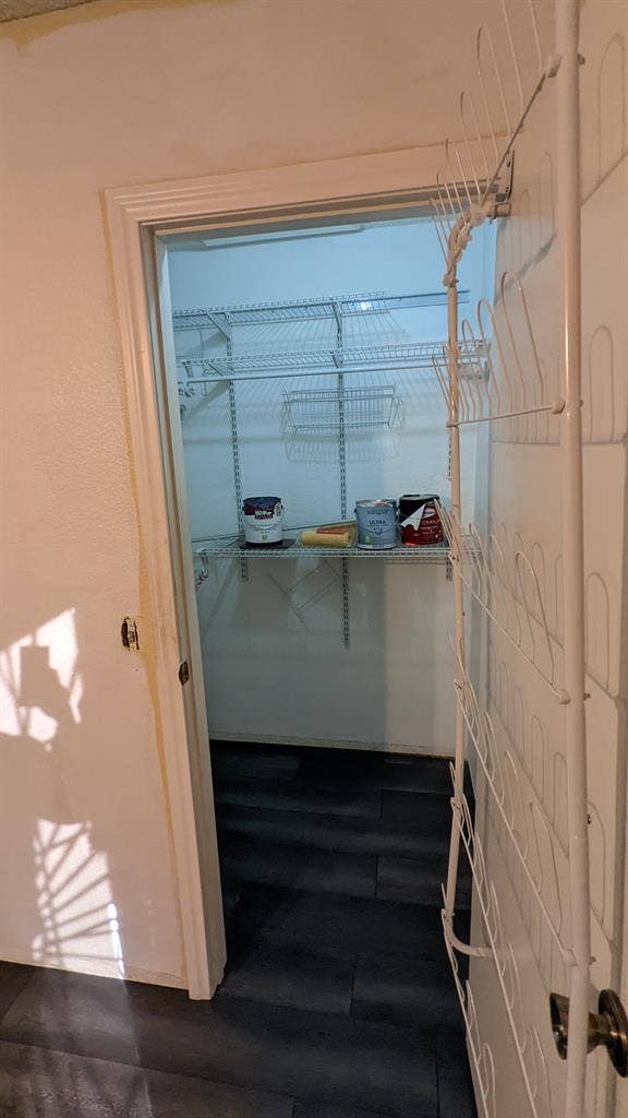 Private Entrance - Quiet Room
