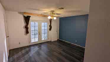 Private Entrance - Quiet Room
