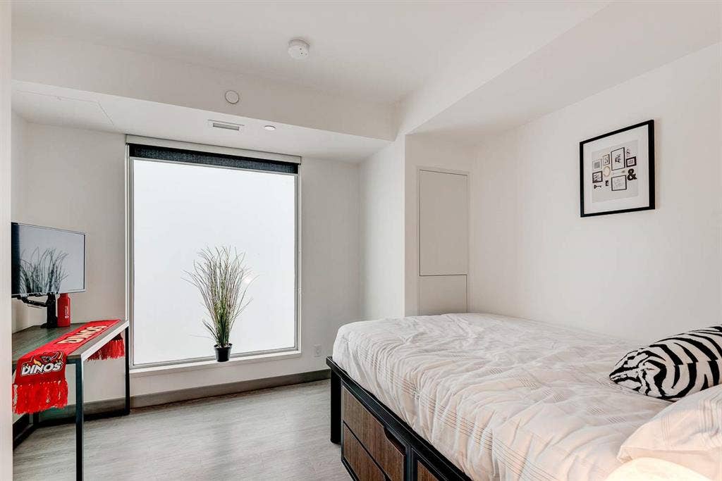 Lease Takeover – Furnished Studio