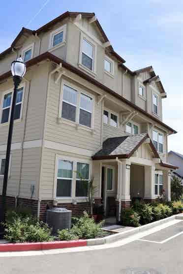 Roomie wanted for a cozy Townhouse
