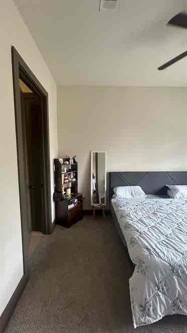 Galleria apartment for sub lease