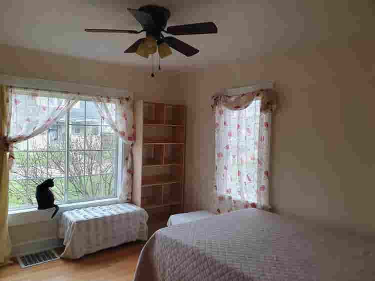 Nice and Bright Bedroom, Moline,IL