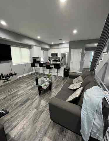 Temporary stay in Ktown apartment