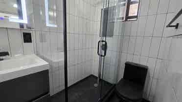 ++STUNNER+++ Bath Renovated