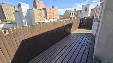 2 beds, with rooftop Privacy