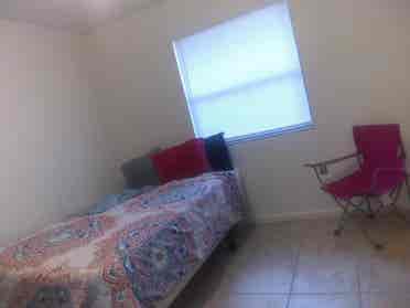 I need a nice roommate