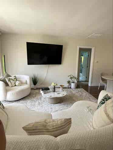 Private Bed/bath West Hollywood