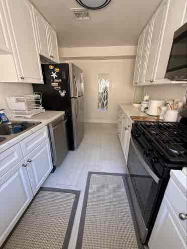 Private Bed/bath West Hollywood