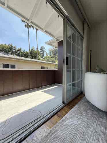 Private Bed/bath West Hollywood