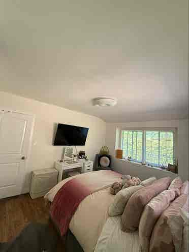 Private Bed/bath West Hollywood
