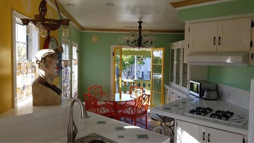 Mid City Private Room Available