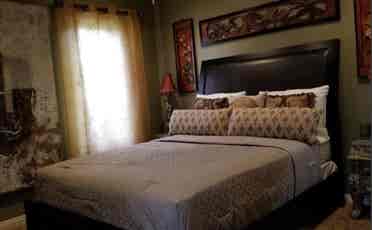 Mid City Private Room Available