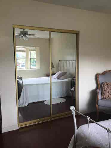 Bay Window: Spacious Furnished Room