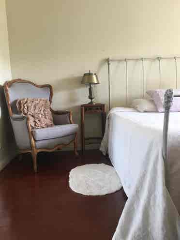 Bay Window: Spacious Furnished Room
