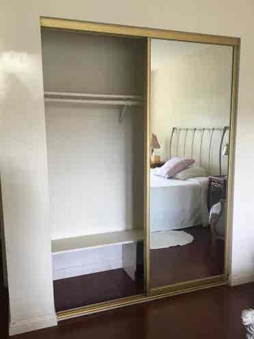 Bay Window: Spacious Furnished Room