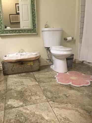 Bay Window: Spacious Furnished Room