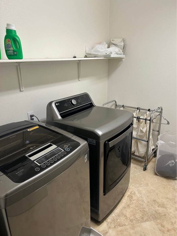 Room w/ shared bath $/Month