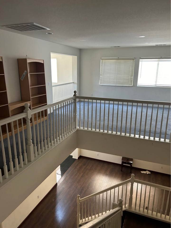 Room w/ shared bath $/Month