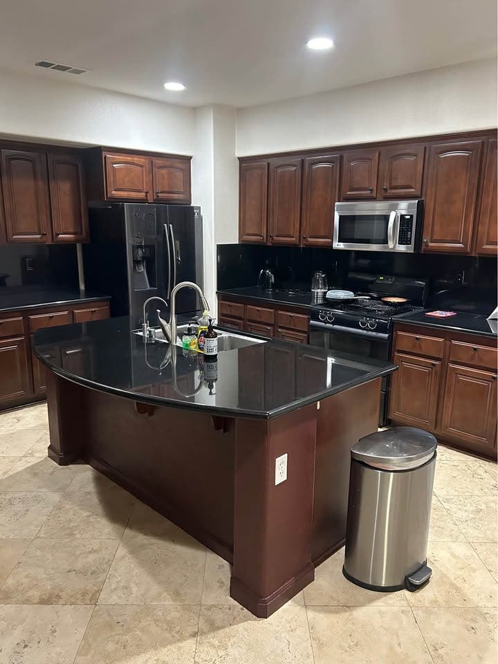 Room w/Sharebath Peaceful Location