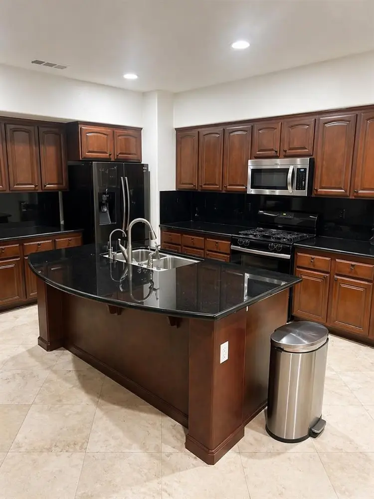 Room w/Sharebath Peaceful Location