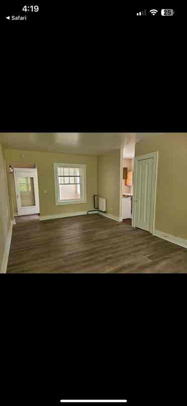 Looking for LGBTQ+ roomie