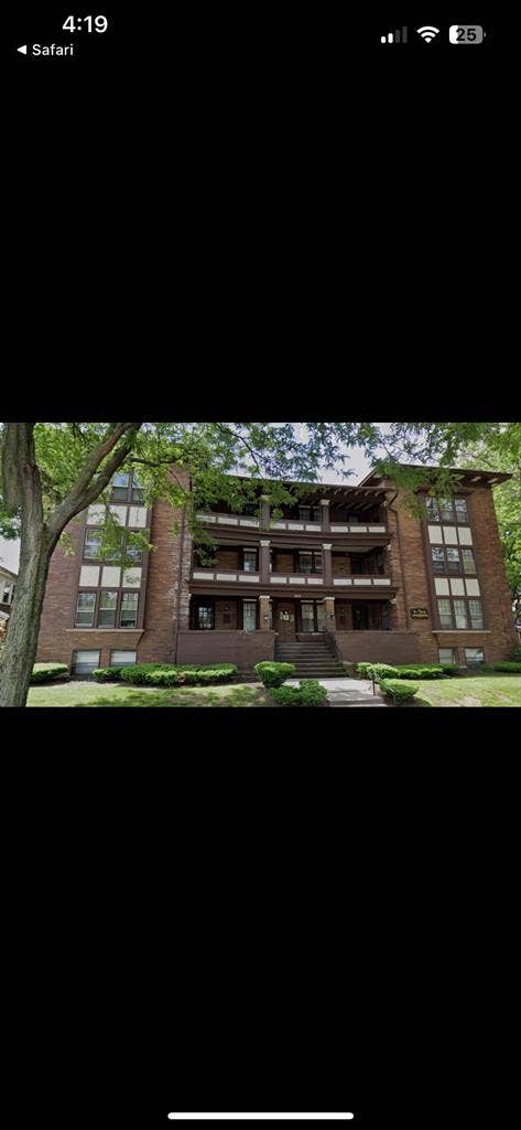 Looking for LGBTQ+ roomie