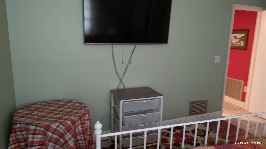 Looking for roommate