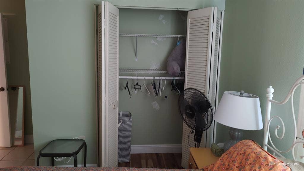 Looking for roommate