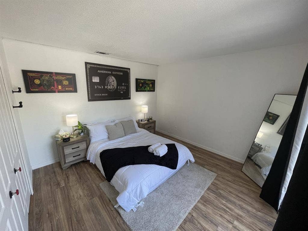 Furnished Luxury Styled Room