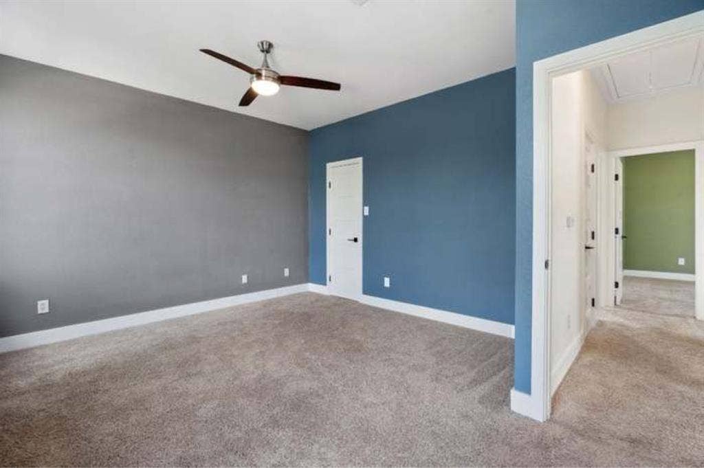 Master bedroom w/bathroom